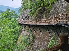 -燕子河大峡谷天坑仙境