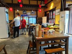 -富正毅三下锅·湘西韵味(天门山索道店)