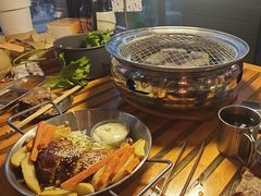 -叽叽扎扎烤肉场(生态城万达店)