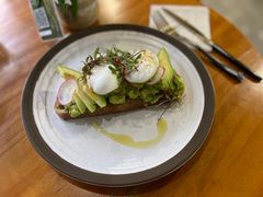 牛油果温泉蛋吐司-O'mills Sourdough Bakery&Bistro(永嘉路店)