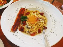 -Chom Cafe and Restaurant