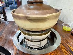 炭炉果鸡煲-威邵鸡煲(西华路总店)