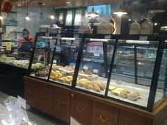 面包甜点陈列柜-爱焙乐·快乐烘焙(场联路店)