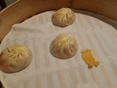 蟹粉小笼汤包-鼎泰丰(当代商城店)