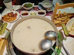 -洪氏嗨捞·广东猪肚鸡·椰子鸡火锅(西咸万象城店)