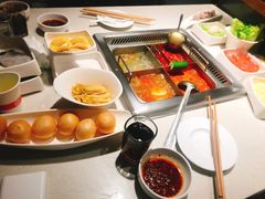 -海底捞火锅鲜切牛肉主题店(长寿路店)