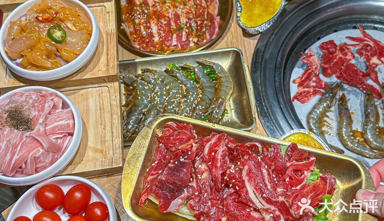 此刻……想吃烤肉的心达到了巅峰[流泪]