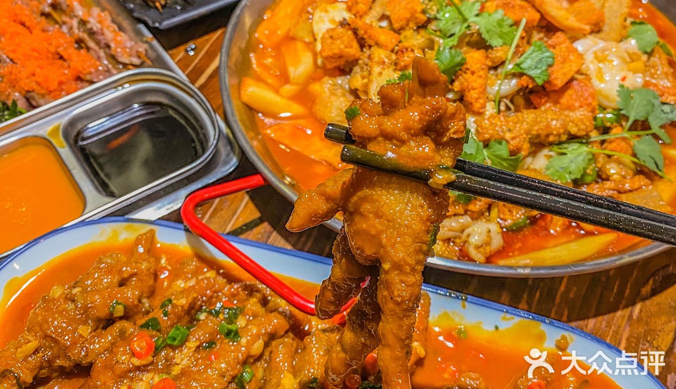 亲厨的鱼籽鱼泡肥肠煲好吃到直接炫几碗饭❗