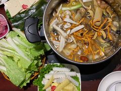 -野菌皇海景野生菌火锅(滨海大道店)