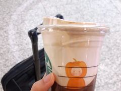 -星巴克(上海虹桥新天地二店)