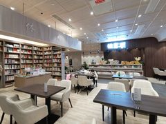 -钟书阁(群光广场店)