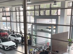 -上海星瀚奔驰4S店(红柳路店)