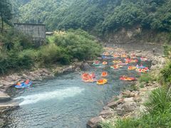 -安吉龙王山峡谷漂流