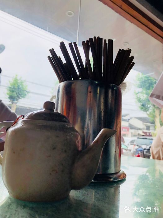 美味斋(西北街店)餐具摆设图片