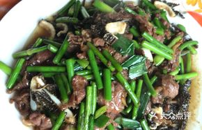 Stir-fried Beef Offal with Garlic Shoots