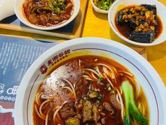 -呷佬·长沙手工米粉(金沙江路店)
