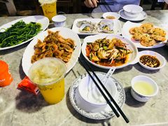 -四川小胡子海鲜(丁村万人海鲜广场店)