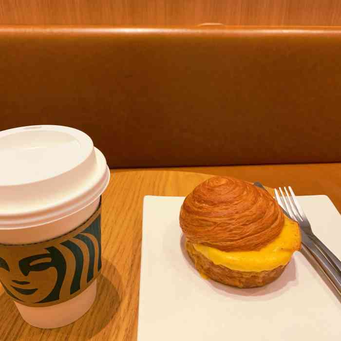 星巴克臻选(仁安里店)-"[自拍]位置:位于渝北区仁安国际,公交车.