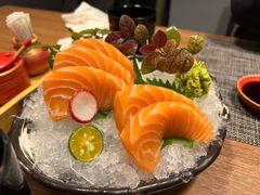 三文鱼刺身-满来寿喜烧(金虹桥店)