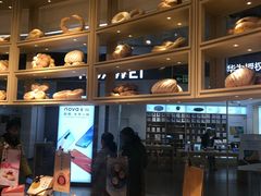 面包甜点陈列柜-好利来(红牌楼店)