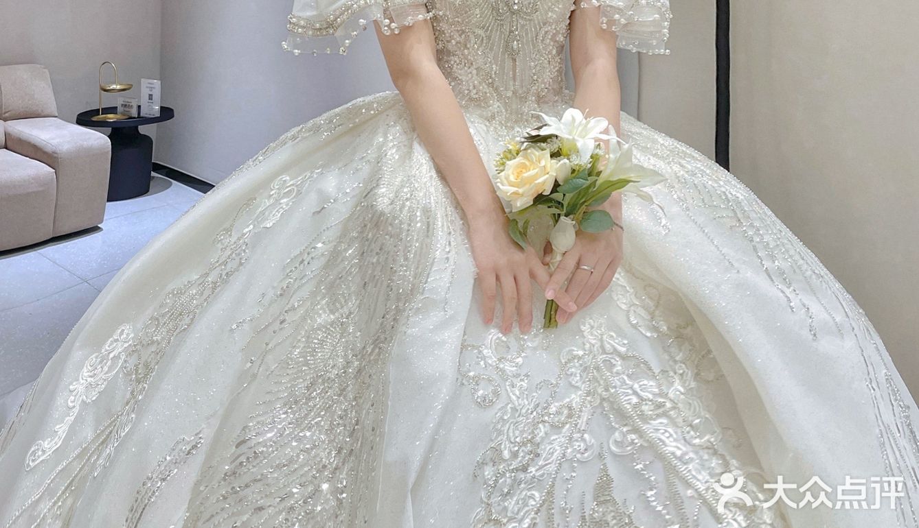在抖音被疯狂点赞评论｜即白婚纱👰‍♀️
