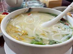 过桥米线-蝴蝶泉宾馆-中餐厅