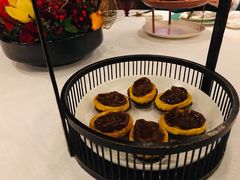 一口鲍鱼酥-三号黄浦会Canton Table