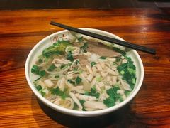 -遵义虾子张六羊肉粉(地王店)