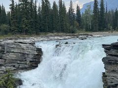 -阿萨巴斯卡瀑布观景点