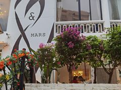 -Mark&Mars Restaurant