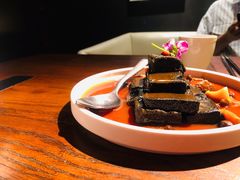 猴头菇酱汁扒黑豆腐-肴约·花园式餐厅(湖里店)