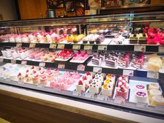 面包甜点陈列柜-巴黎贝甜(大宁国际商业广场店)