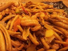 茶树菇炒蛇腹-沙龙酒家