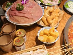 -卤校长重庆火锅(银泰城店)