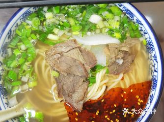 起个大早去西边送行故友，天阴阴的，心情也很沉重
