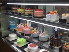 面包甜点陈列柜-卷心卷意·轻甜蛋糕(新光天地店)