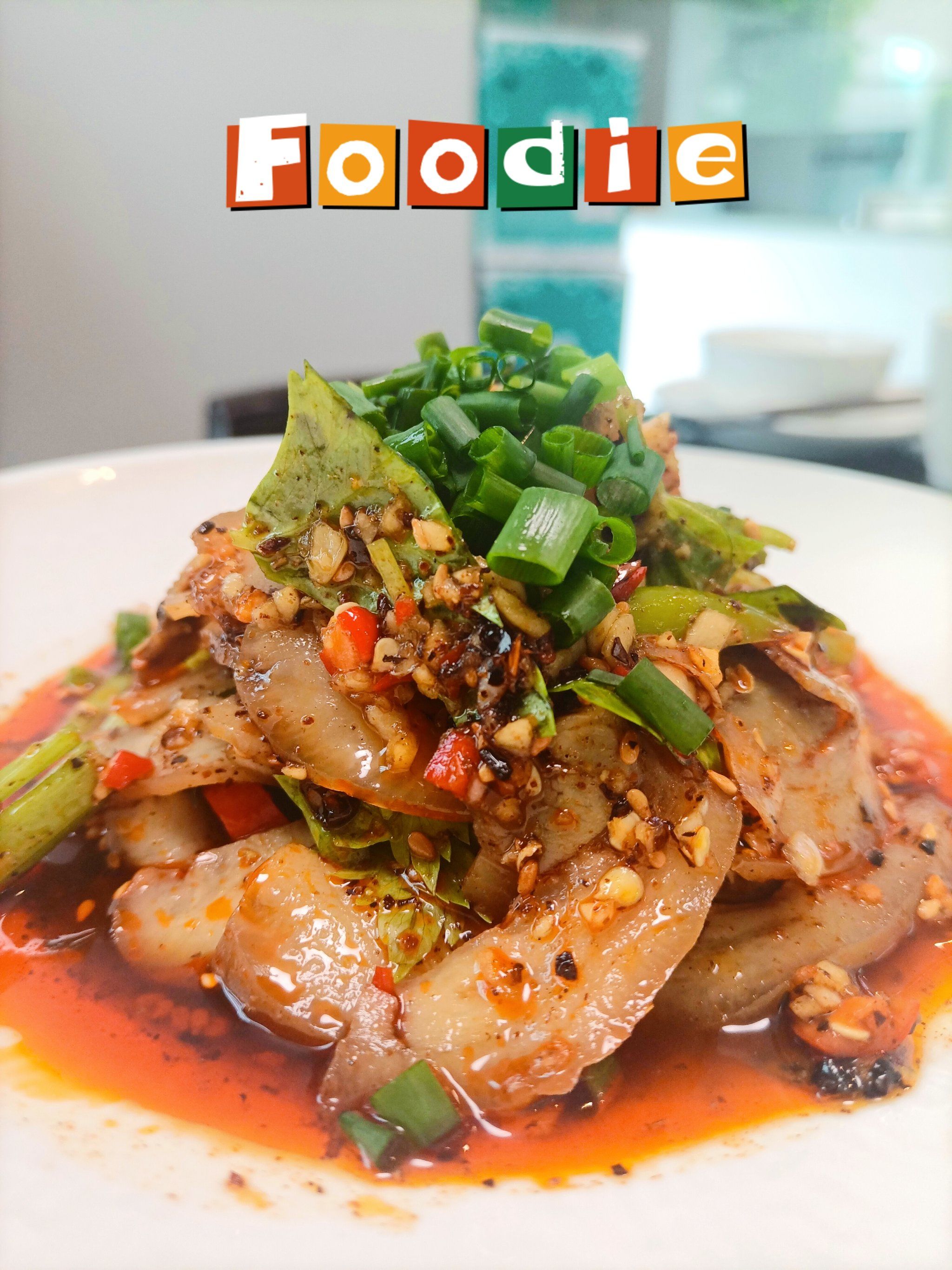 n
「凉拌猪头肉」也很不错,口感鲜嫩,调料搭配得恰到