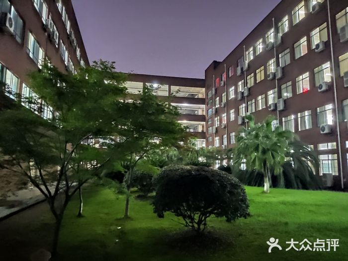 江西师范大学(瑶湖校区)图片