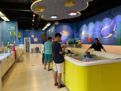 -欢乐悠游婴儿游泳(金碧花园店)