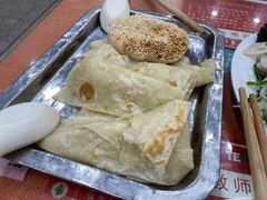 油饼半张-教师之家赵家羊汤馆(东青龙街店)
