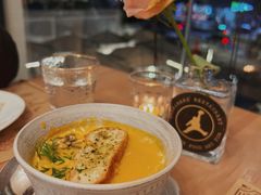 圣诞南瓜海鲜汤-Mark&Mars Restaurant