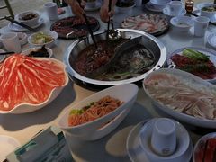 -茅草房·河畔园林火锅