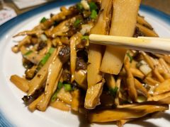 外婆菜炒筒笋-渝信川菜 · 川味家常菜(长安店)