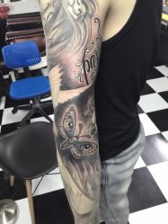 -Black Tattoo Studio