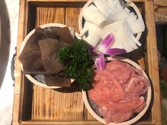 -尚尚仙·酸汤猪手·猪肚鸡火锅(华联万柳购物中心店)