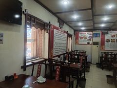 -湖南人家湘菜馆(镇江路店)