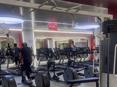 -英派斯健身旗舰店(海信国际中心馆)