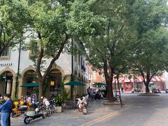 -钟书阁(松江泰晤士小镇店)