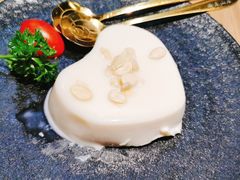 杏仁豆腐-西月山居匠心创意料理(江汉路新佳丽广场店)