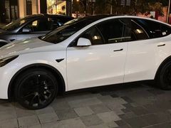 -TESLA 特斯拉(上海太古汇体验店)
